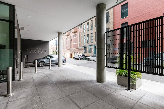 Building Photo - 730 W Couch Pl