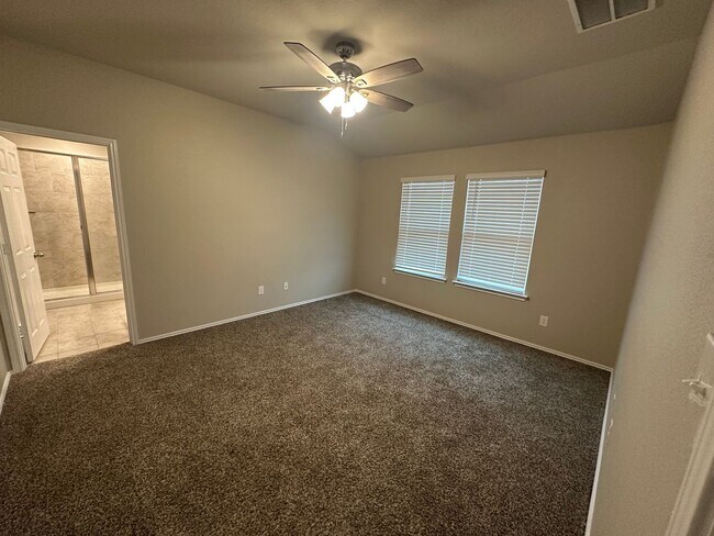 Building Photo - 5108 Karen Grn Dr