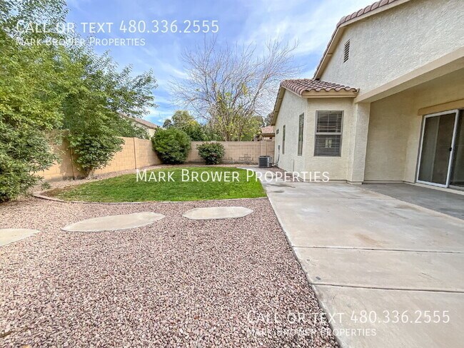 Building Photo - 4450 E Oxford Ln