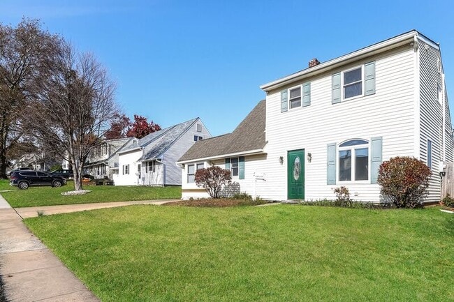 Building Photo - 18 Azalea Ln