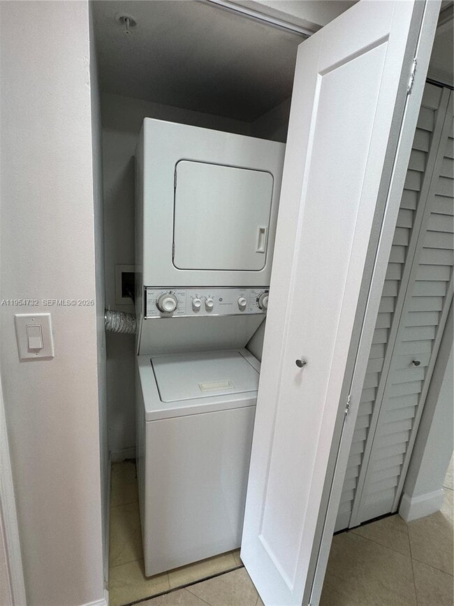 Building Photo - 2133 Renaissance Blvd