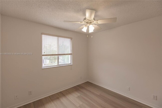 Building Photo - 1326 Majesty Terrace
