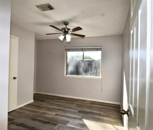 Building Photo - 7311 Harpers Dr
