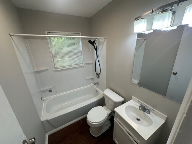 Building Photo - 8315 Meadowlark Dr