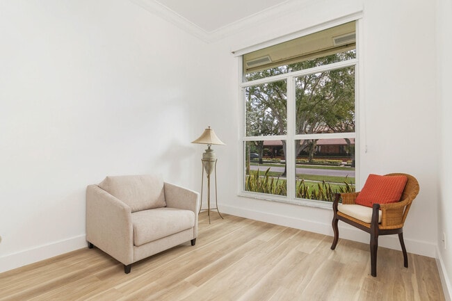 Building Photo - 3317 Embassy Dr