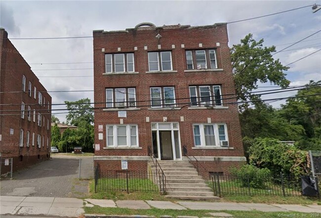 Building Photo - 447 Barbour St