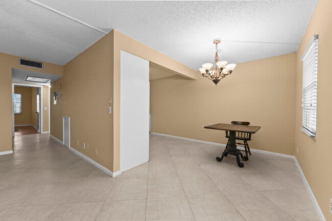 Building Photo - 3046 Newcastle A