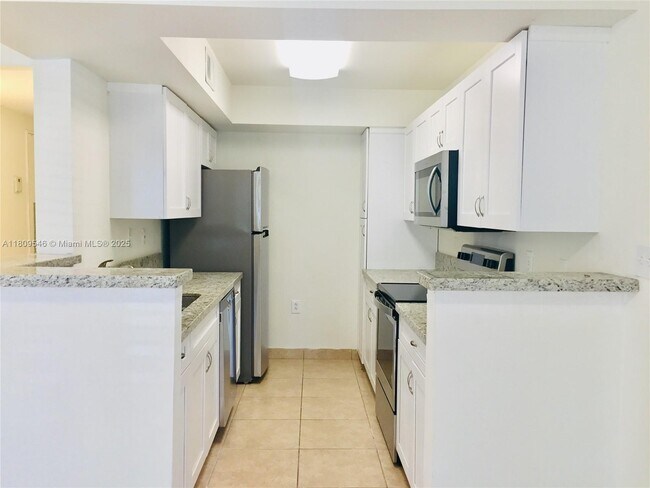 Building Photo - 10440 SW 156th Ct