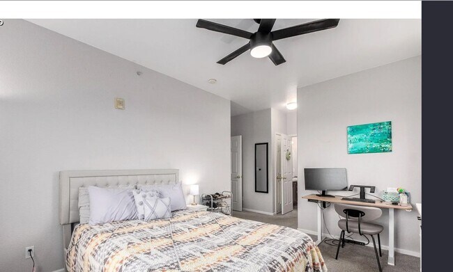 Building Photo - Bright, Spacious & Move-In Ready Penthouse Living in Littleton!  Available Now