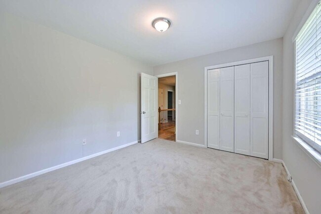 Building Photo - 4377 Vintage Ln