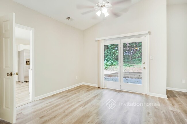 Building Photo - 2085 Tree Top Bend