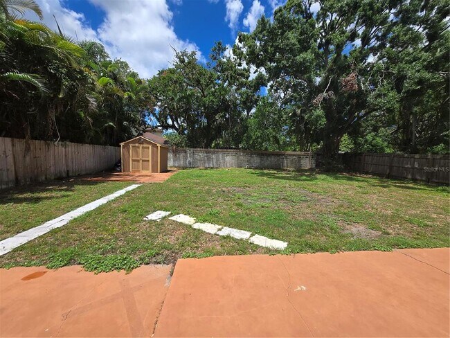 Building Photo - 1630 Summerdale Dr