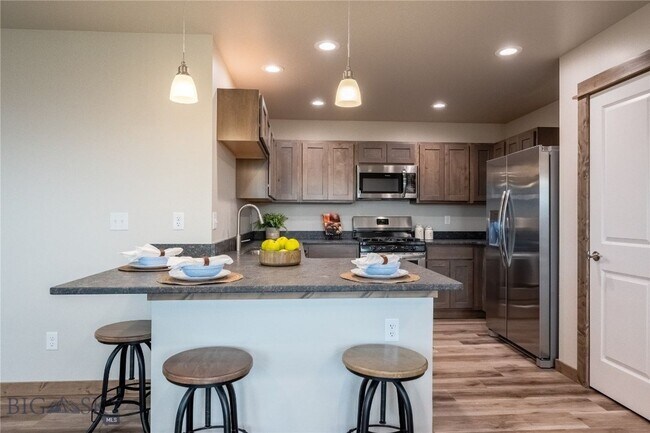 Building Photo - 2009 Ross Wy