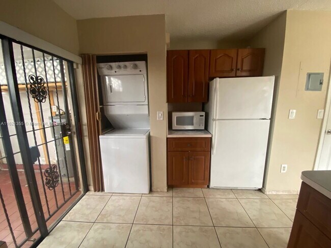 Building Photo - 4100 W 14th Ave