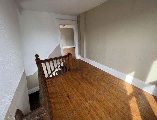 Building Photo - 685 Franklin St