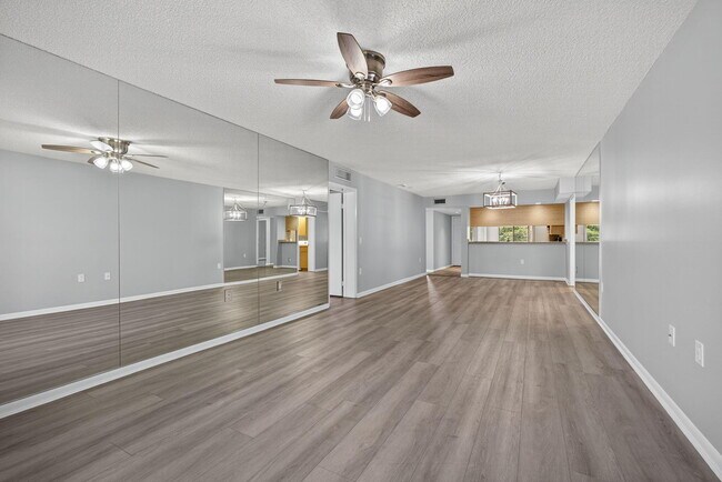 Building Photo - 2581 Village Blvd