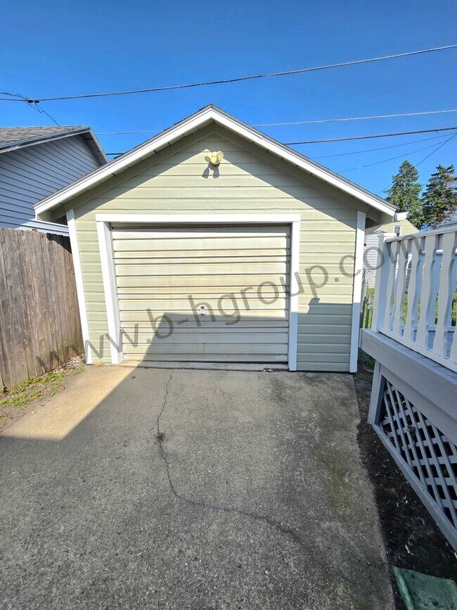 Building Photo - Washer & Dryer Now Provided