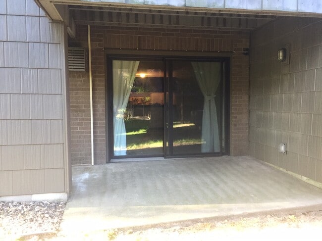 Building Photo - 2800 Hamline Ave N