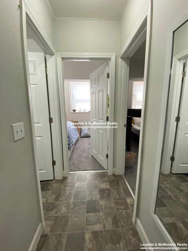 Building Photo - 181 Thorndike St