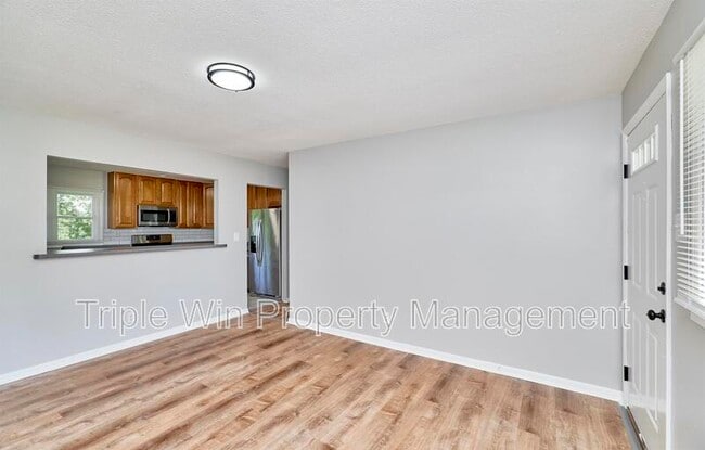 Building Photo - 10531 Fabick Dr