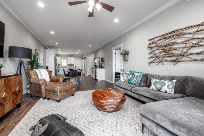 Building Photo - 117 Lookout Point