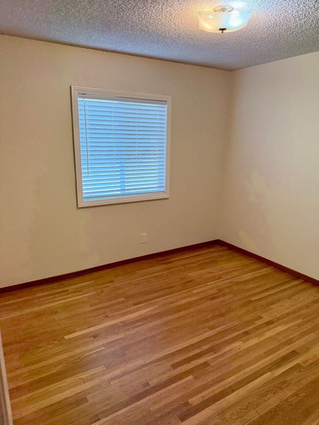 Building Photo - Single Story 4 Bedroom Ranch Style Home in Anaheim!