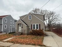 Building Photo - 511 10th Ave SE