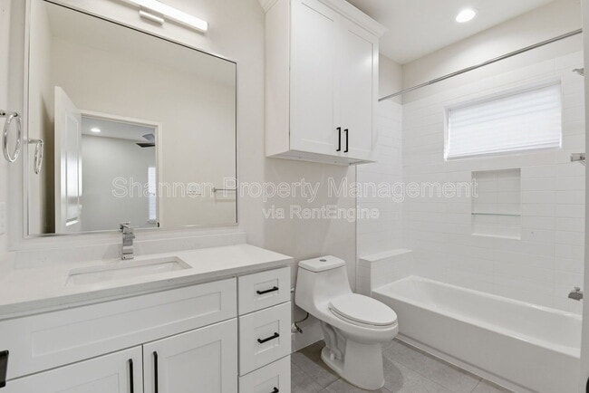 Building Photo - 2204 Lou Ellen Ln