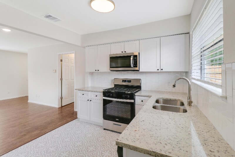 Building Photo - 5729 Pinon Vista Dr