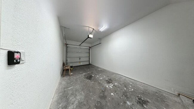 Building Photo - 4330 Tyler Cir N