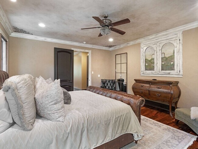 Building Photo - 3807 Harding Pl