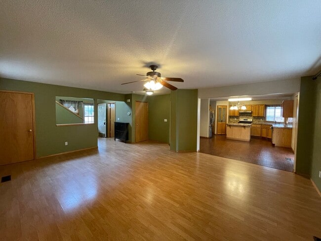 Building Photo - Two Story in Salmon Creek!