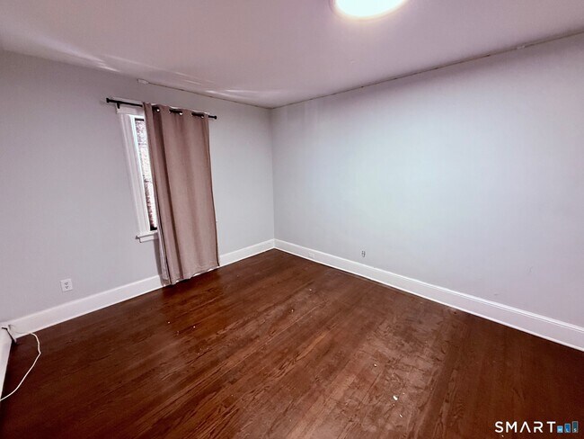 Building Photo - 177 Hobart Ave