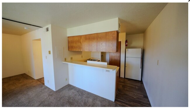 Building Photo - BRANDYWOOD PARK!!! FREE UTILITIES!! GREAT ...