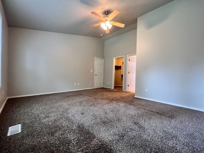 Building Photo - 13037 W Peachleaf Ct