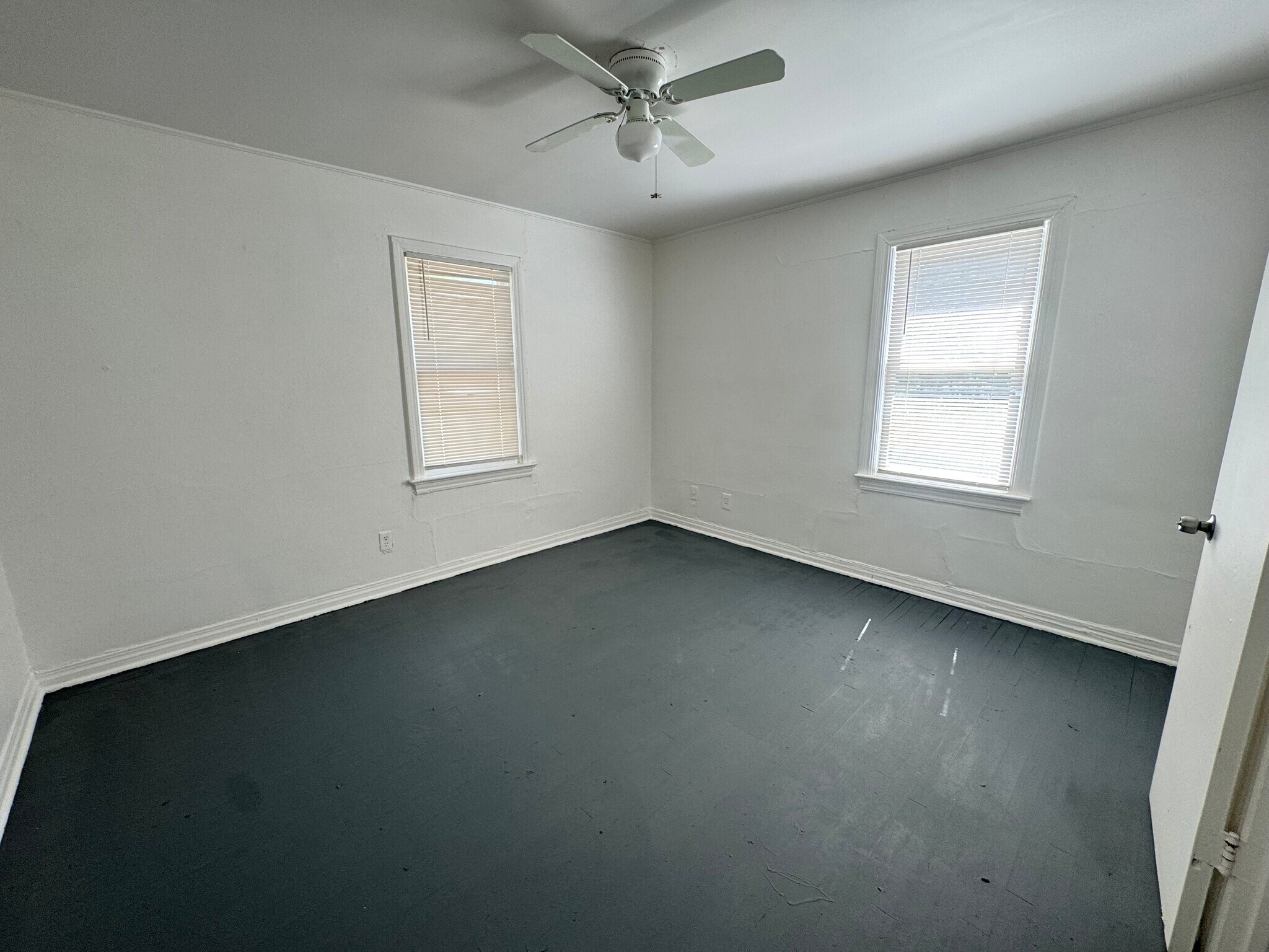 Building Photo - 2108 NE 18th St