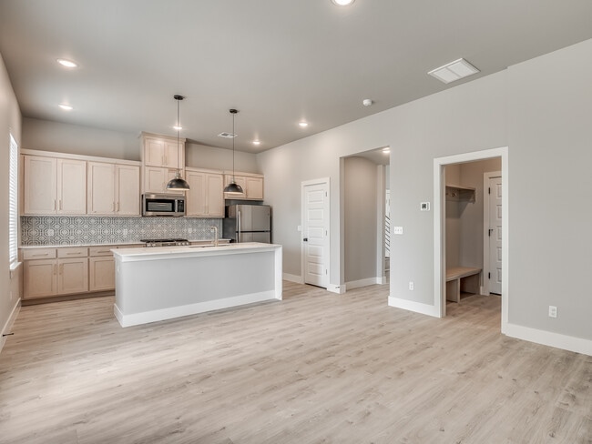 Building Photo - 11329 N Blackwelder Ave