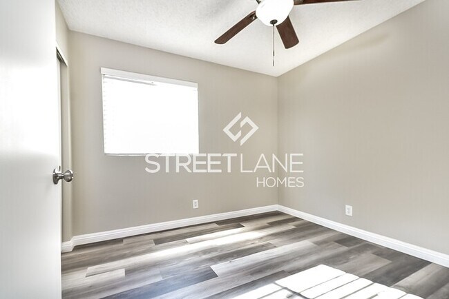 Building Photo - NOW OFFERING FIRST FULL MONTH FREE IF MOVE...
