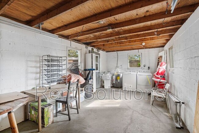 Building Photo - 725 35th St N