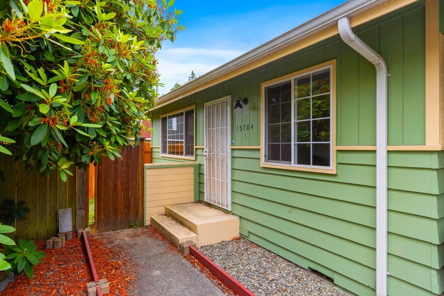 Building Photo - 15704 Ash Way