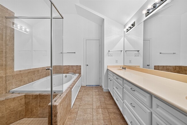 Building Photo - 2710 Hullsmith Dr