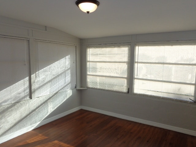 Building Photo - 3 BED/1 BATH, AVAILABLE NOW!