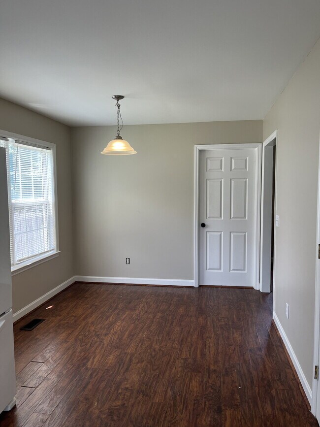 Building Photo - "Charming 3-Bedroom Home with 2 Full Baths in Beautiful Thompson's Station!" FENCED BACKYARD!
