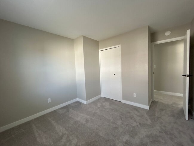 Building Photo - Beautifully Redone 3-Bedroom, 1.5-Bathroom Condo with Attached Garage – $1,725/Month (Lawn Care &...