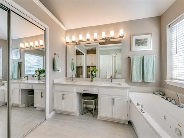 Building Photo - 10805 Stone Canyon Rd