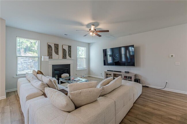 Building Photo - 4876 Elm Leaf Dr