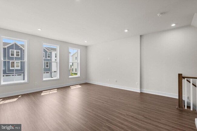 Building Photo - 114 Galaxy Pl