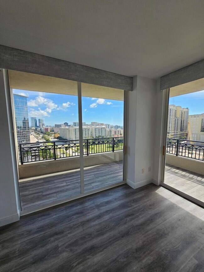 Building Photo - 550 Okeechobee Blvd