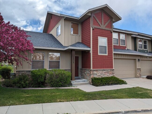 Building Photo - Spacious Partislly or Fully Furnished Jordanelle Townhome