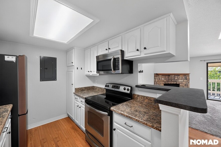 Building Photo - 8225 S Fairmount Dr